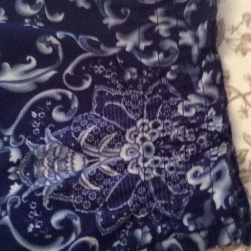 Avenue  Trendy Chic 💙empire top.  S 26 - Picture 4 of 7